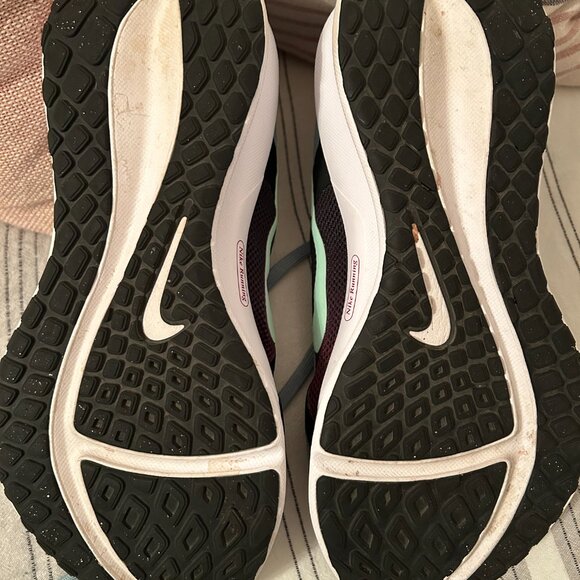 Women's Nike Downshifter 13 Running Sneakers Size 8 - Picture 4 of 7